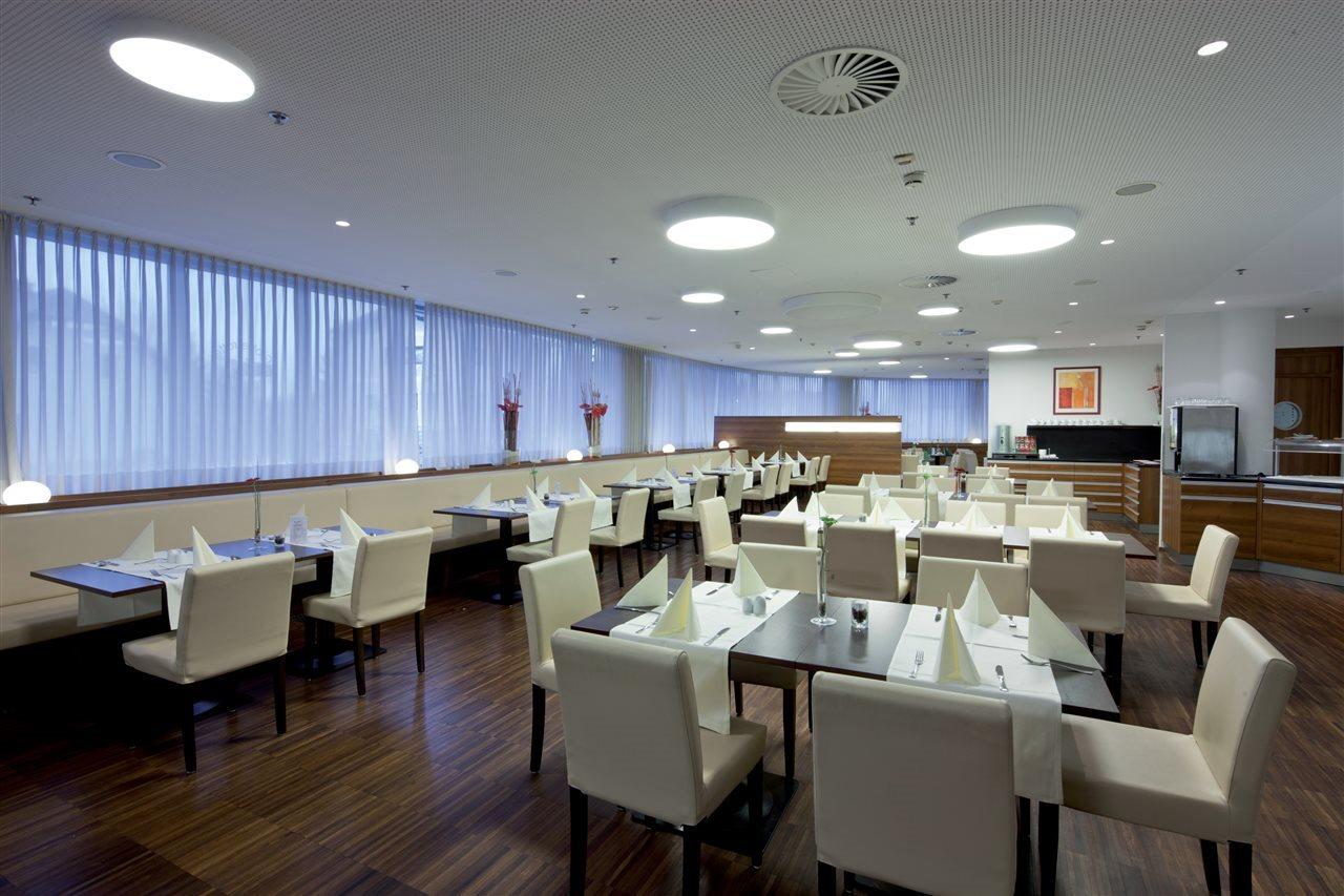 Austria Trend Hotel Salzburg West Himmelreich Restaurante foto